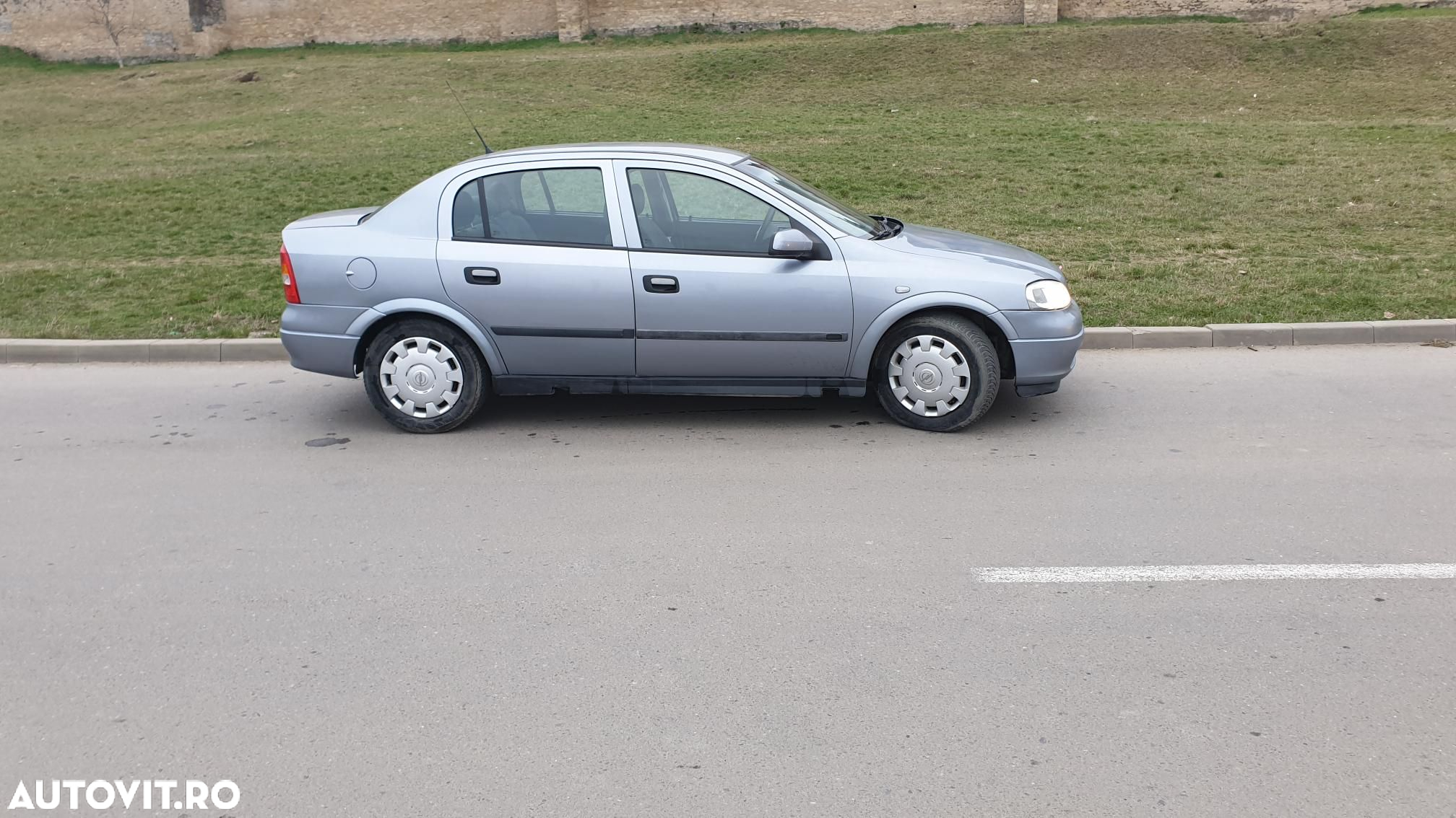 Opel Astra Classic 1.4i - 3