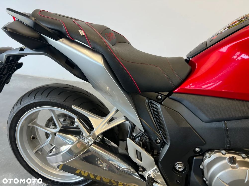 Honda VFR - 31
