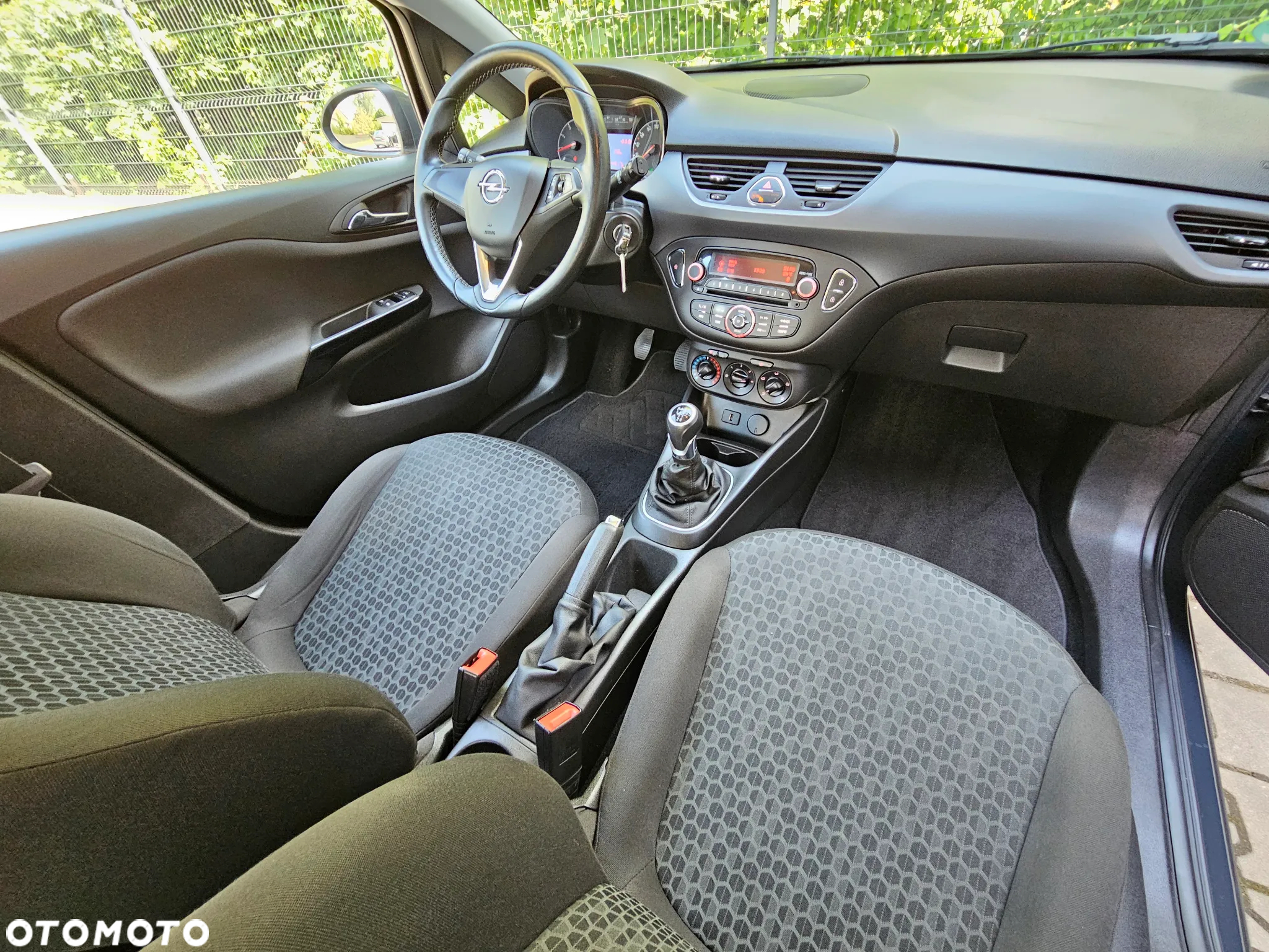 Opel Corsa 1.2 16V Essentia - 5