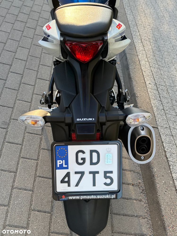 Suzuki GSX - 6