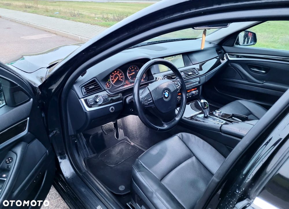 BMW Seria 5 528i - 6