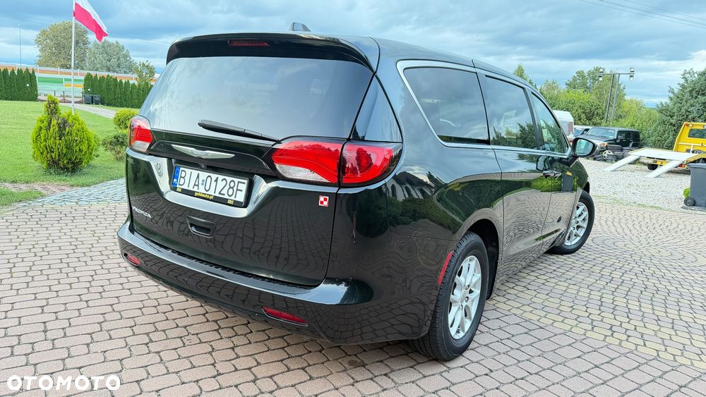 Chrysler Pacifica - 24