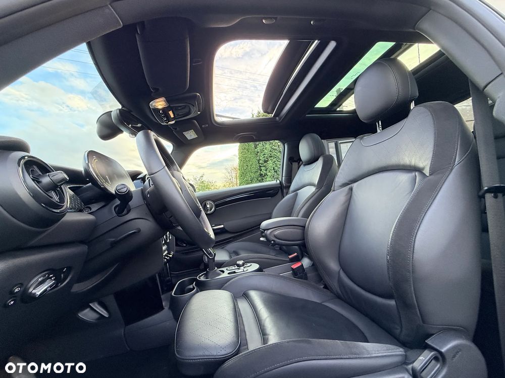 MINI Cooper SE Electric Trim - 16