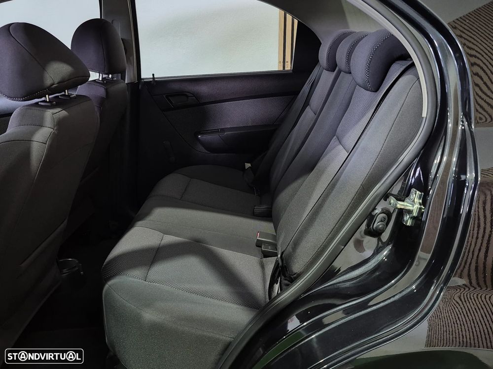 Chevrolet Aveo 1.2 LS - 22