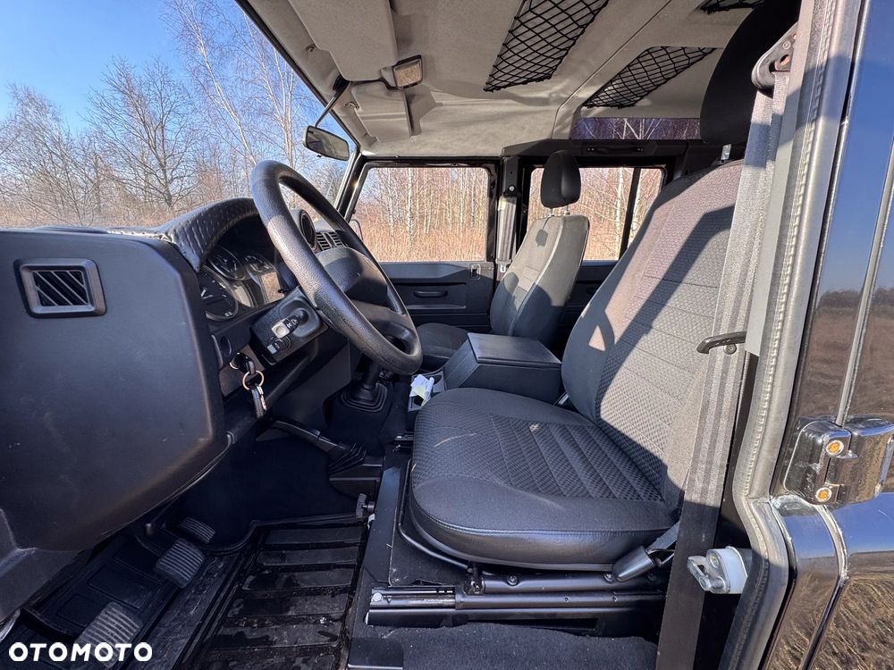 Land Rover Defender 110 Black Pearl Limited Edition - 9