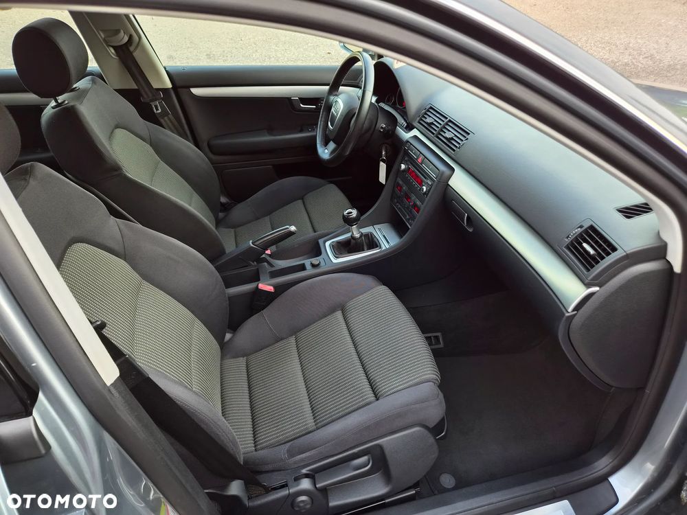 Audi A4 Limousine - 23