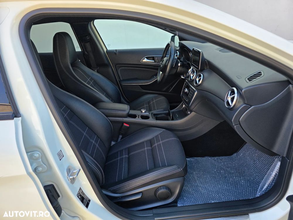 Mercedes-Benz GLA 220 CDI 7G-DCT Urban - 11