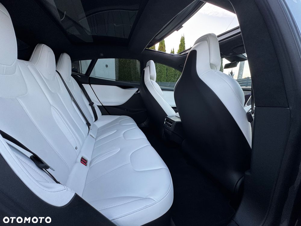 Tesla Model S Long Range Plus - 16