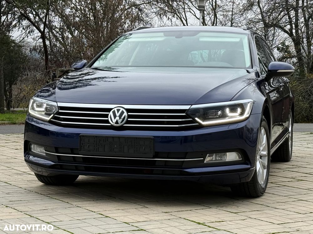 Volkswagen Passat 1.6 TDI SCR DSG Business - 1