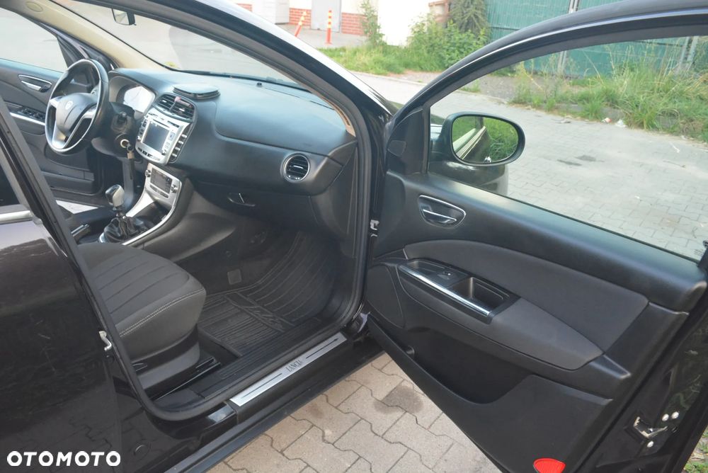 Lancia Delta 1.6 MJ Silver - 17