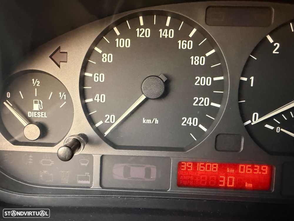 BMW 320 d Touring - 10