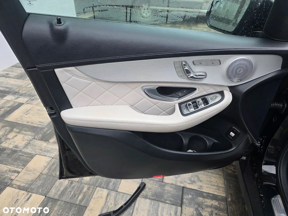 Mercedes-Benz GLC AMG 43 4Matic 9G-TRONIC - 17