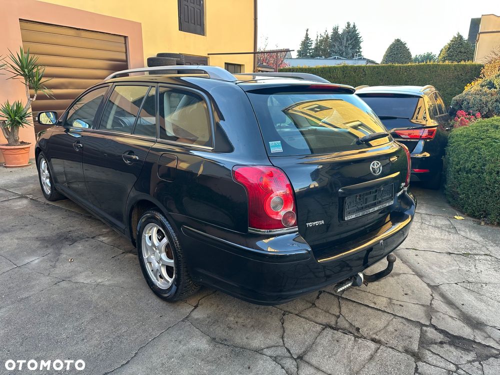 Toyota Avensis 2.0 VVT-i Combi Executive - 5