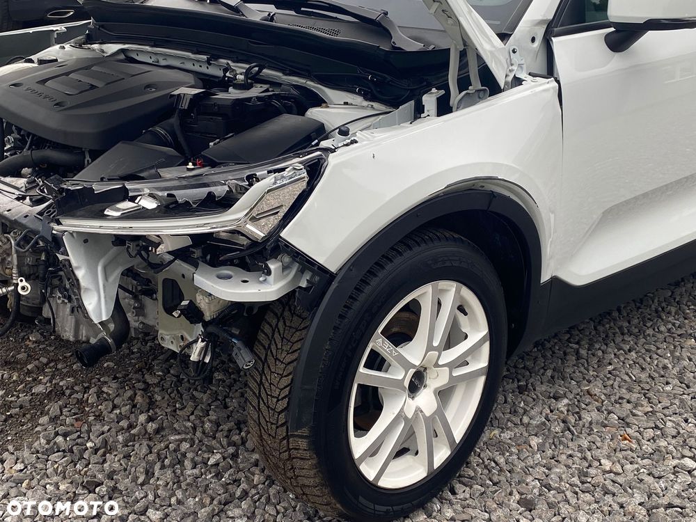 Volvo XC 40 T3 Momentum Pro - 9