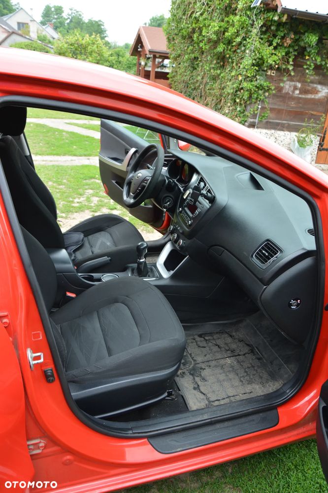 Kia Ceed - 13