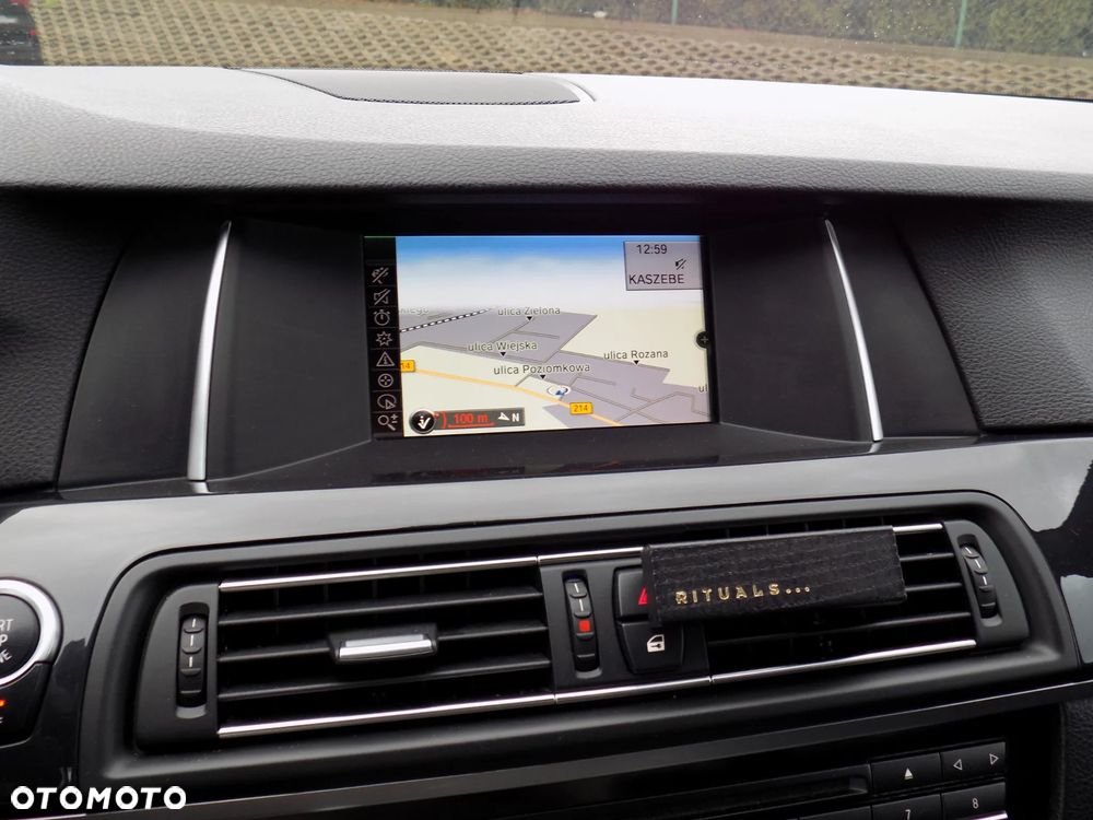 BMW Seria 5 525d xDrive - 21