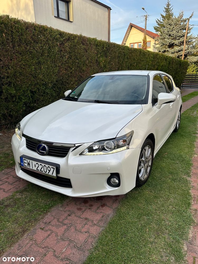 Lexus CT - 16