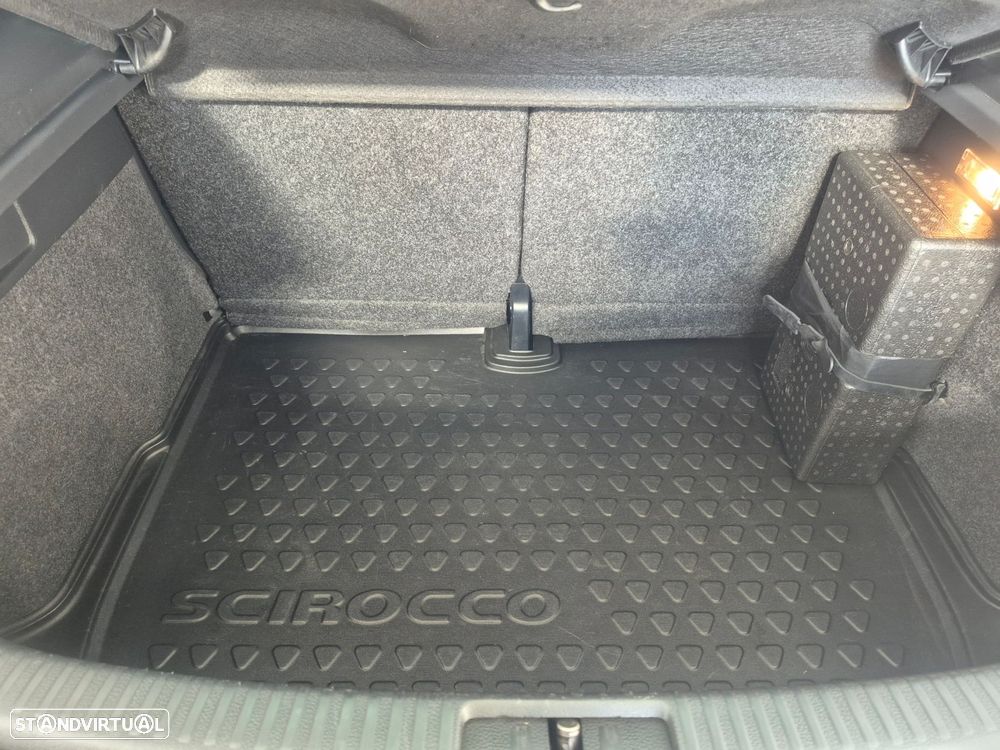 VW Scirocco 2.0 TDI RLine DSG - 31