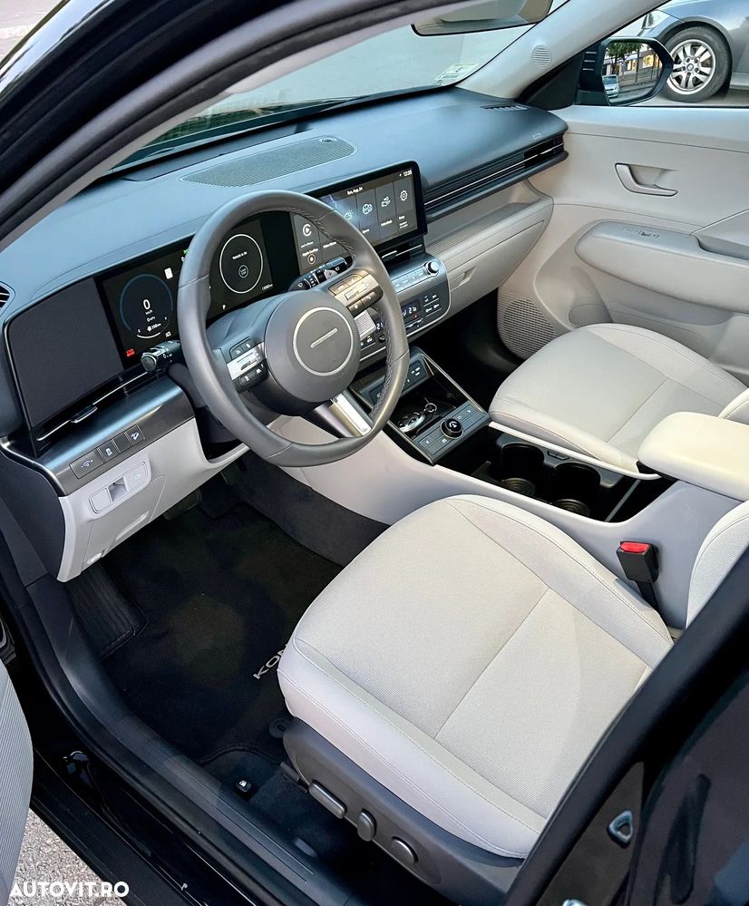 Hyundai KONA - 7