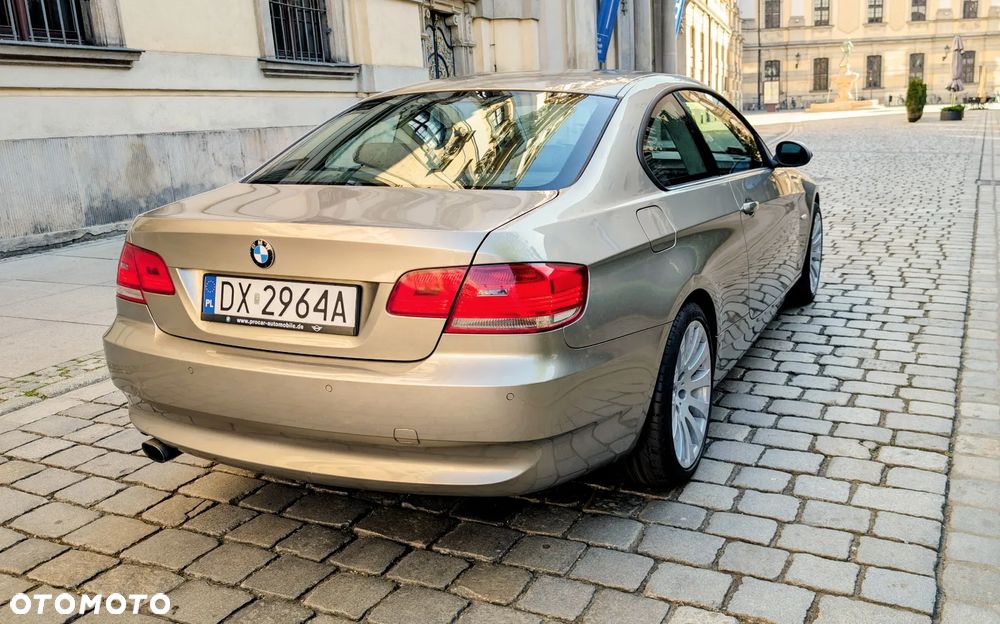 BMW Seria 3 320i - 8