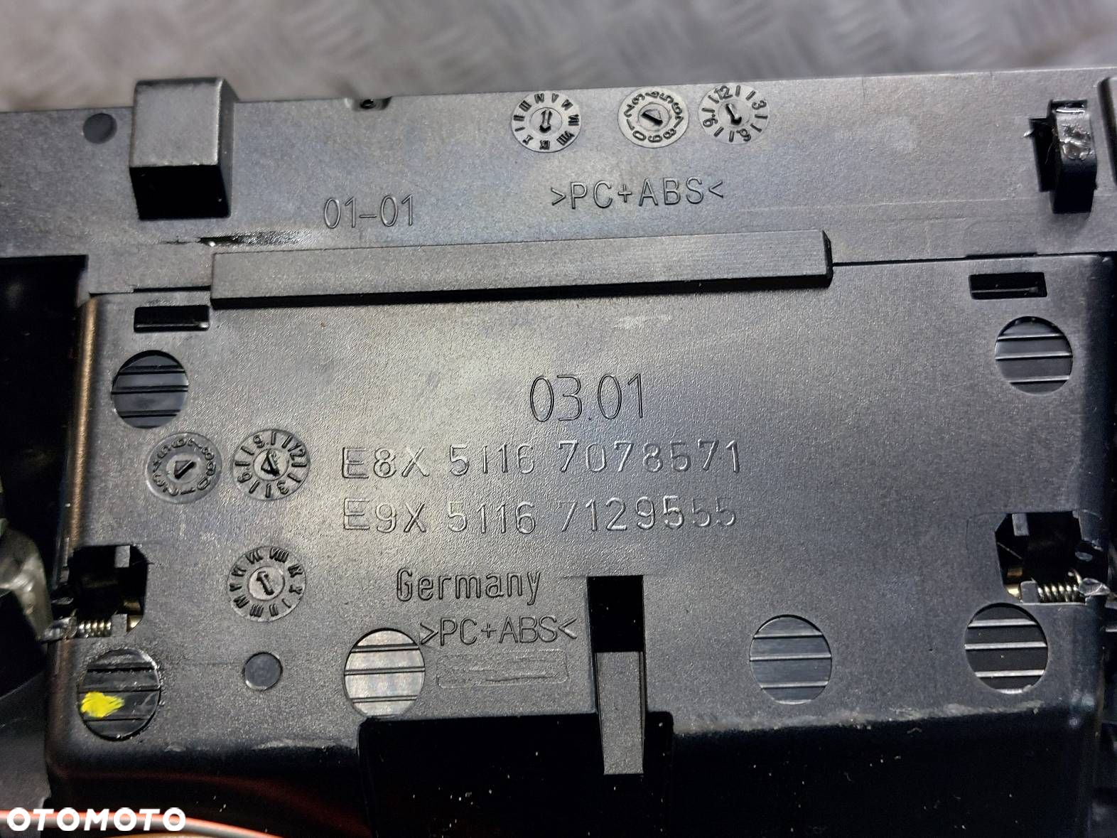 RAMKA KONSOLI ŚRODKOWA BMW E90 E91 7078571 7118034 - 6