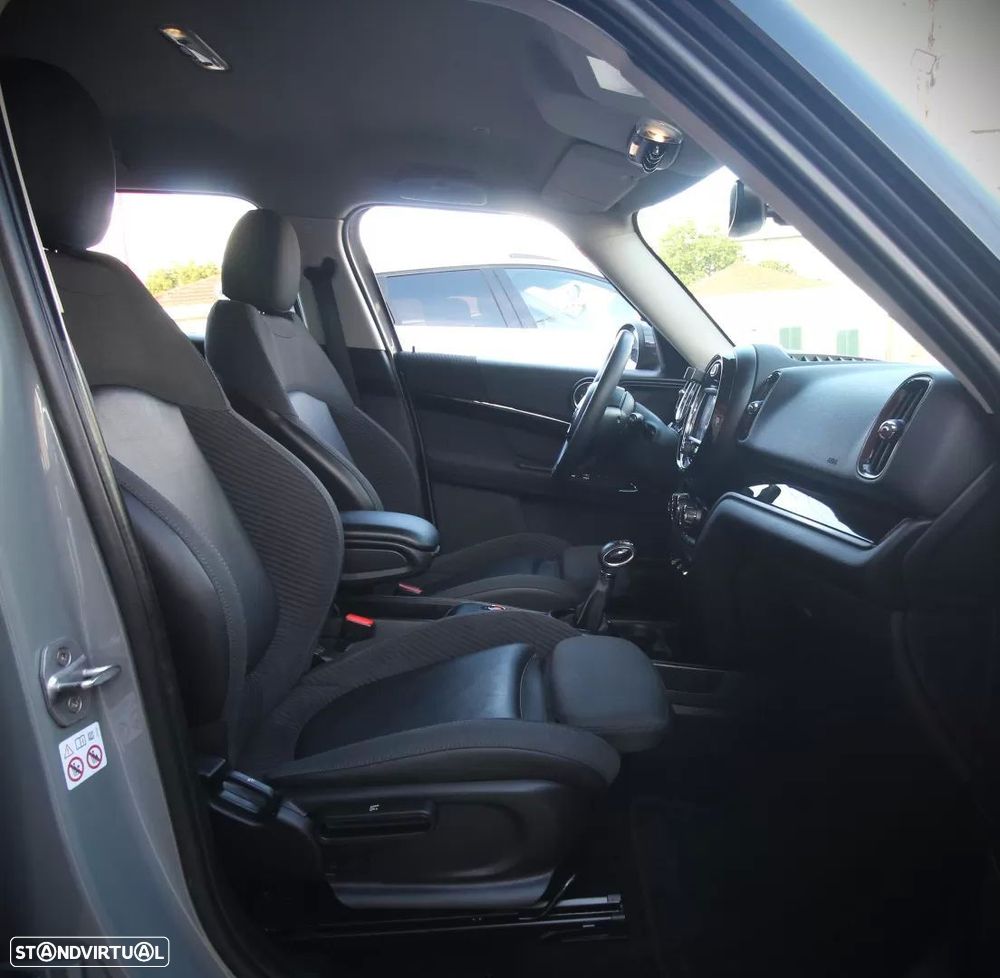 MINI Countryman Cooper SE ALL4 Auto - 23
