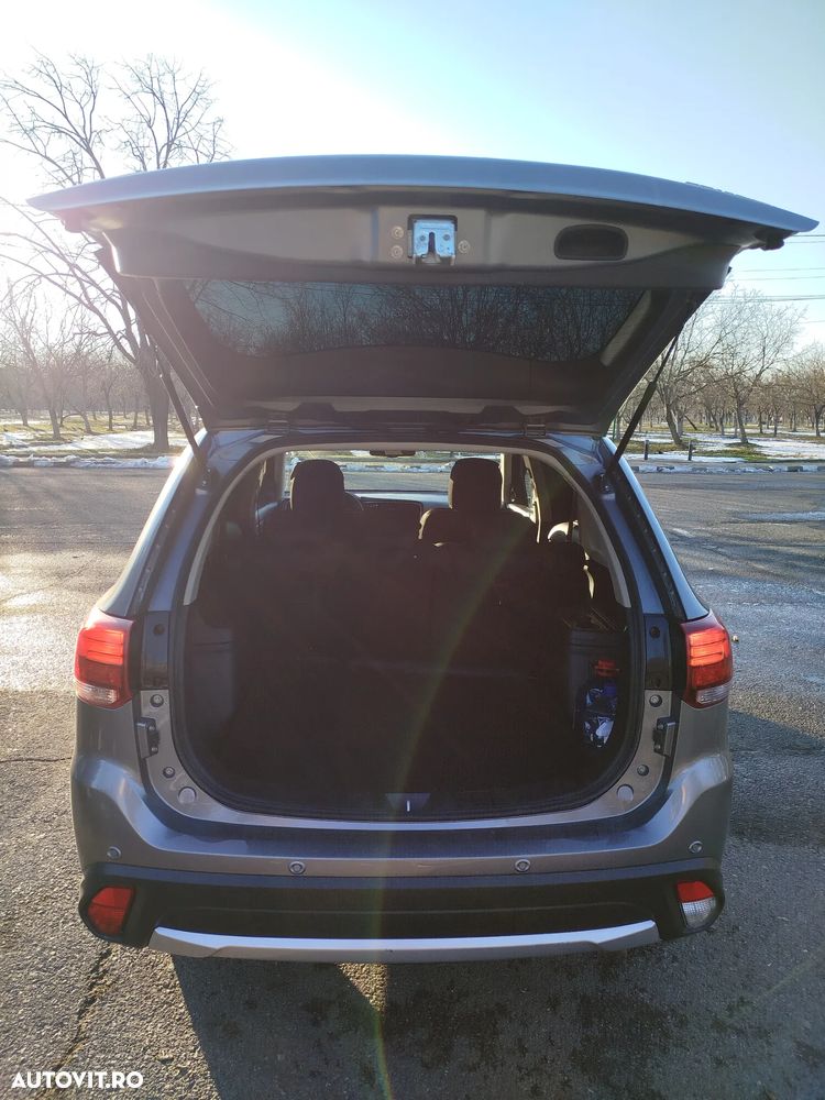 Mitsubishi Outlander 2.2 Litre DI-D AWD Intense - 3