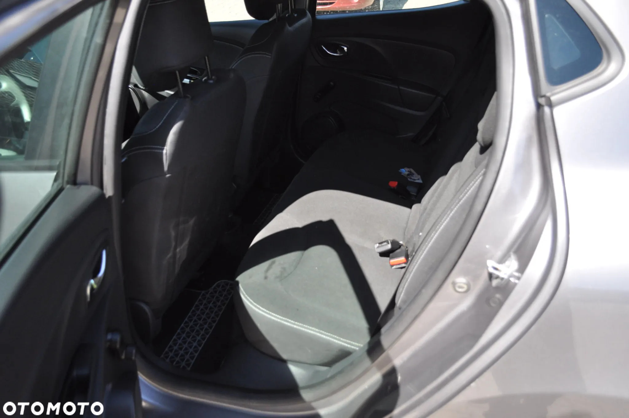 Renault Clio 1.2 16V Limited Plus - 9