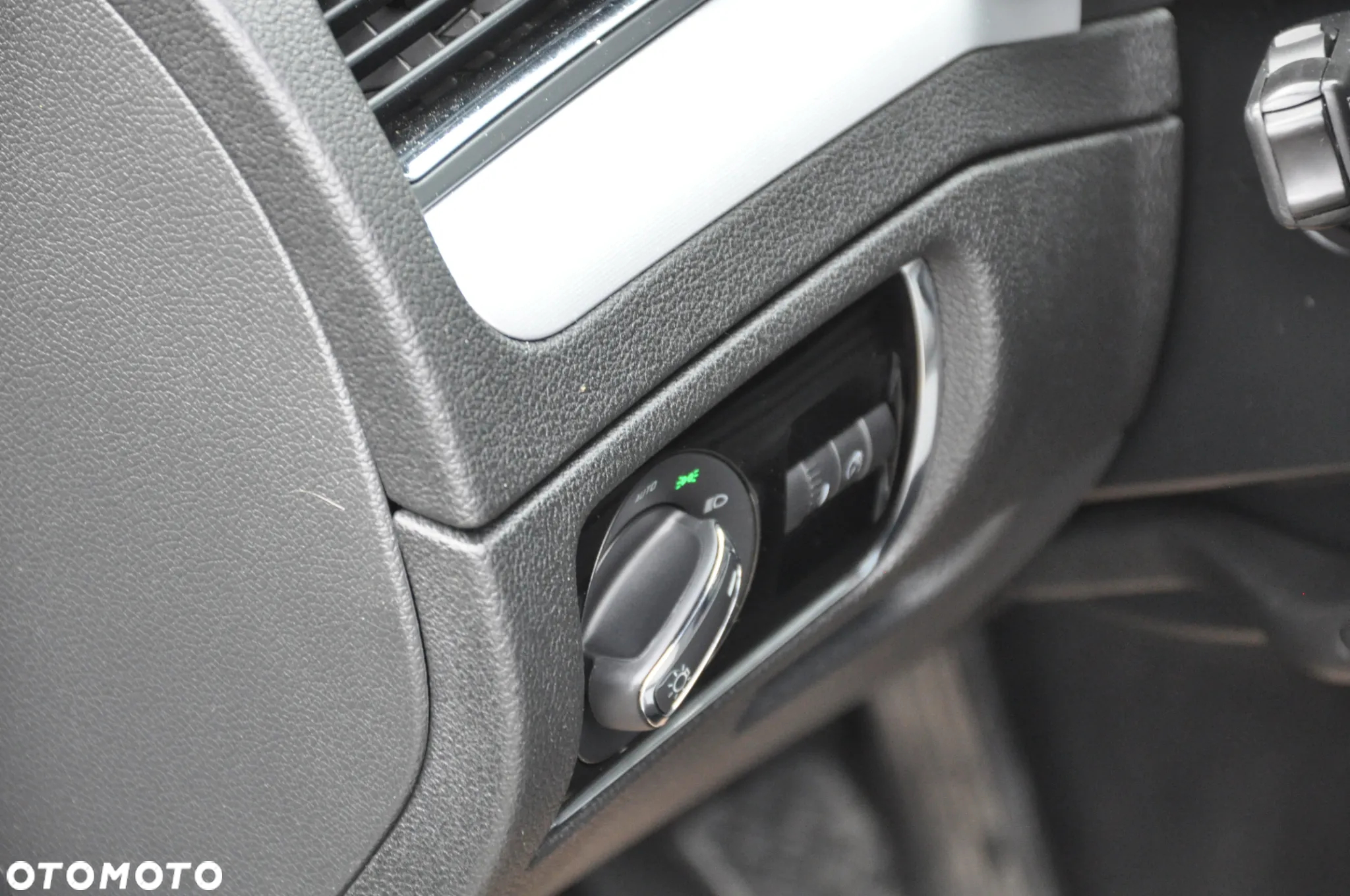 Skoda Superb 2.0 TDI Exclusive - 28