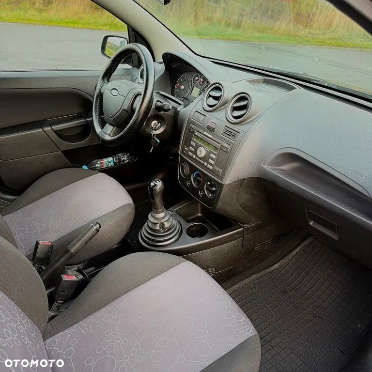 Ford Fiesta 1.3 Trend - 8