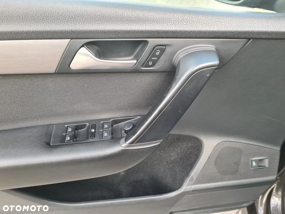 Volkswagen Passat 2.0 TDI Comfortline DSG - 21