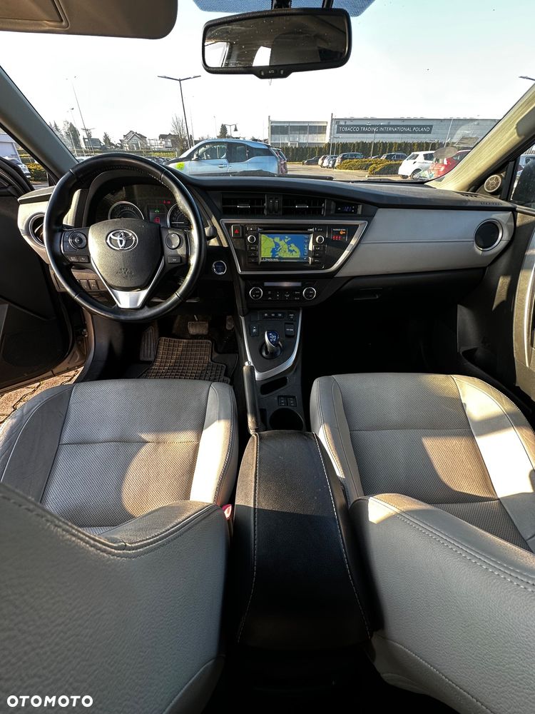 Toyota Auris Hybrid 135 Comfort - 14