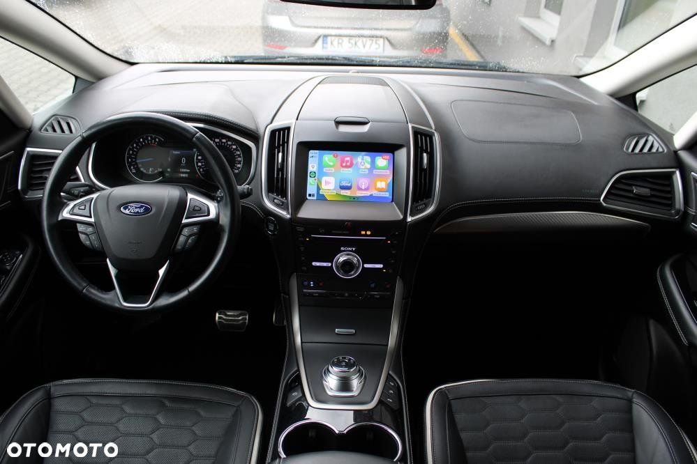 Ford S-Max - 13