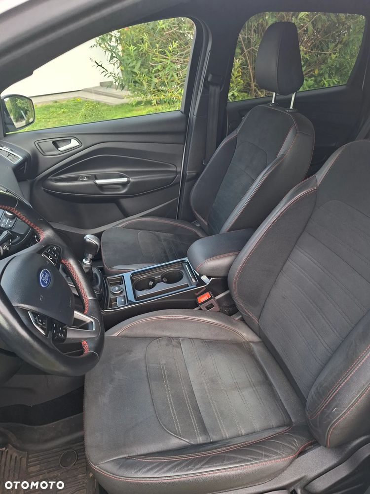 Ford Kuga - 35