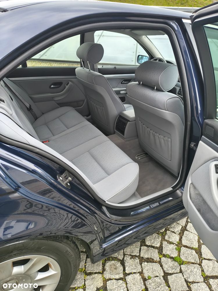 BMW Seria 5 520i Touring Edition Exclusive - 11
