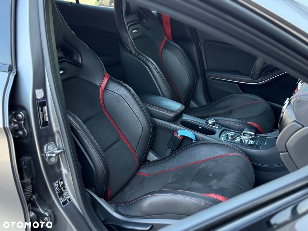 Mercedes-Benz GLA AMG 45 4-Matic - 36