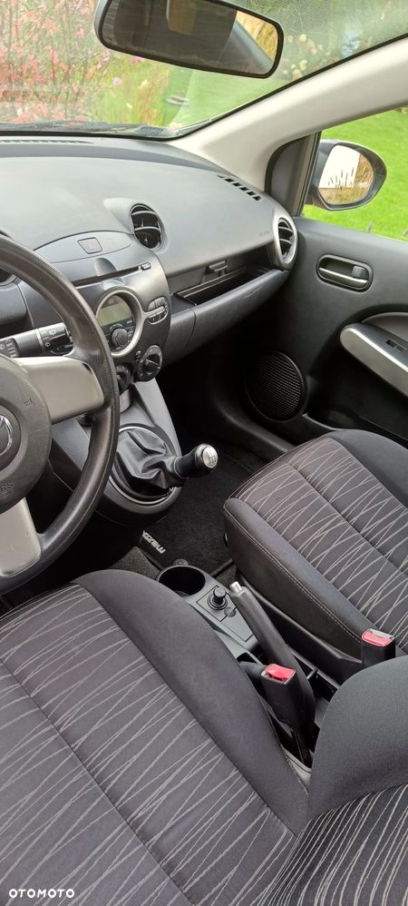 Mazda 2 - 13