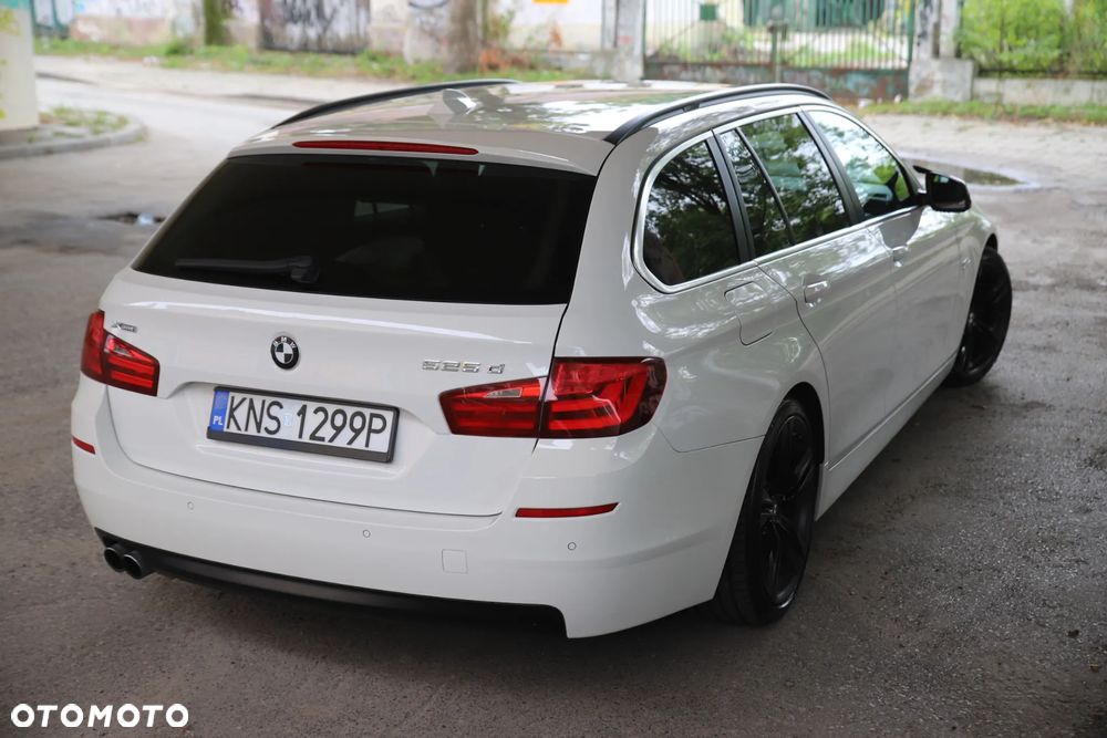 BMW Seria 5 525d xDrive - 16
