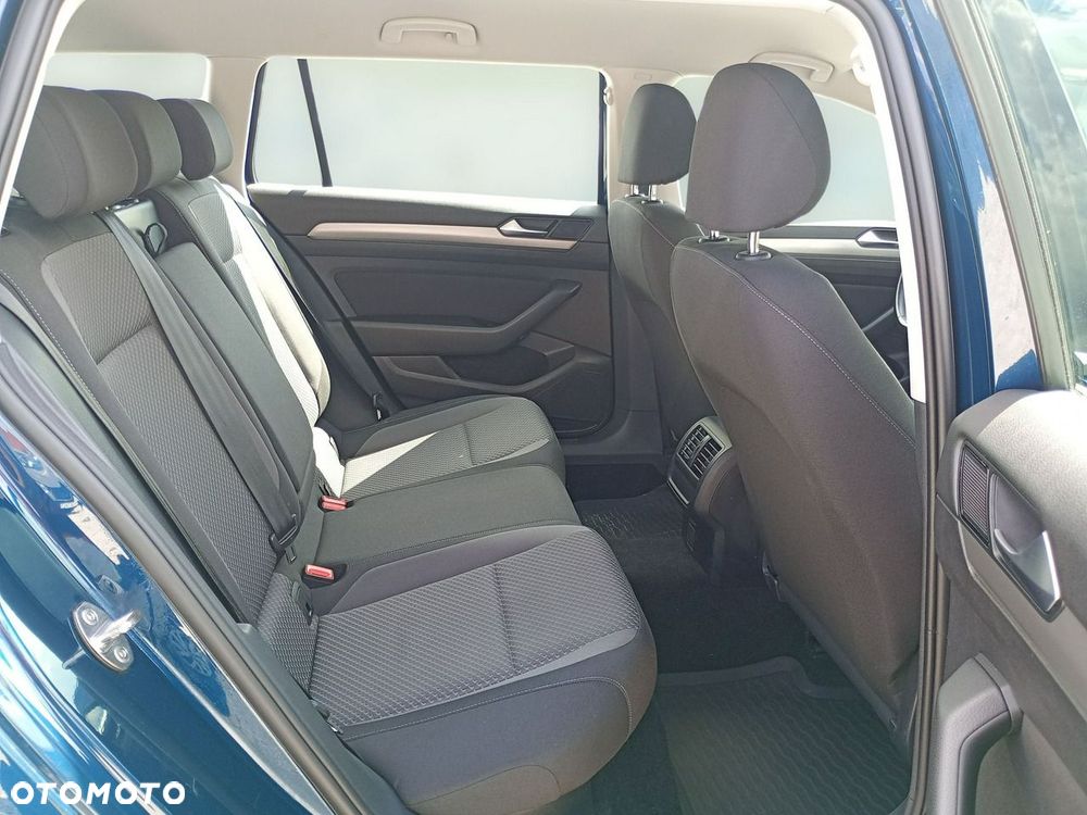 Volkswagen Passat Variant 2.0 TDI EVO Essence - 31
