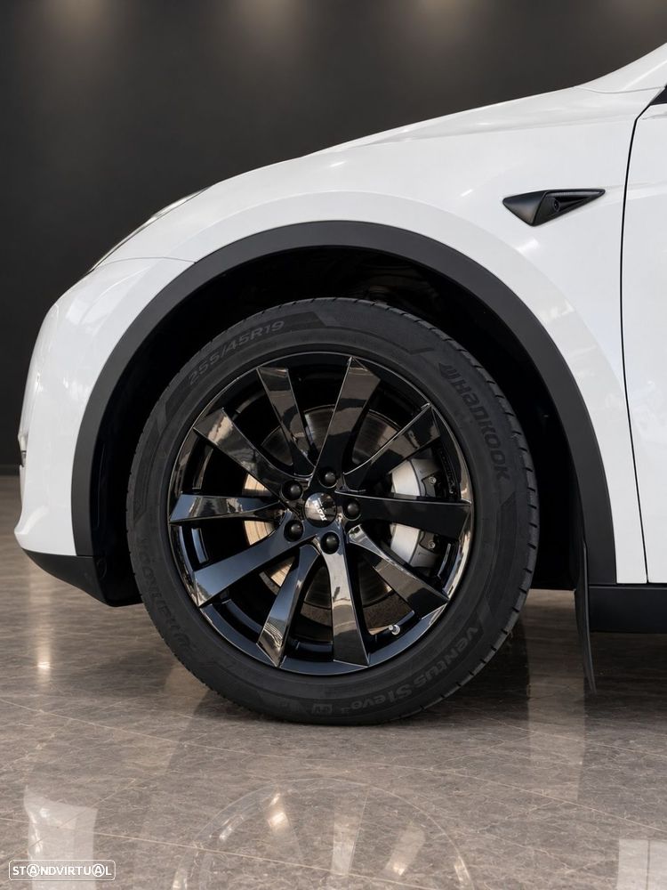 Tesla Model Y 2023 photo 5