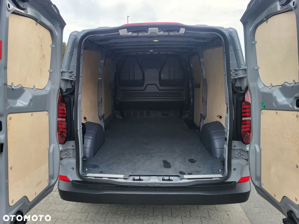 Volkswagen Nowy Transporter T7 - 11