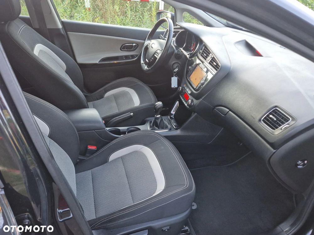 Kia Ceed 1.6 GDI Dream Team Edition - 32