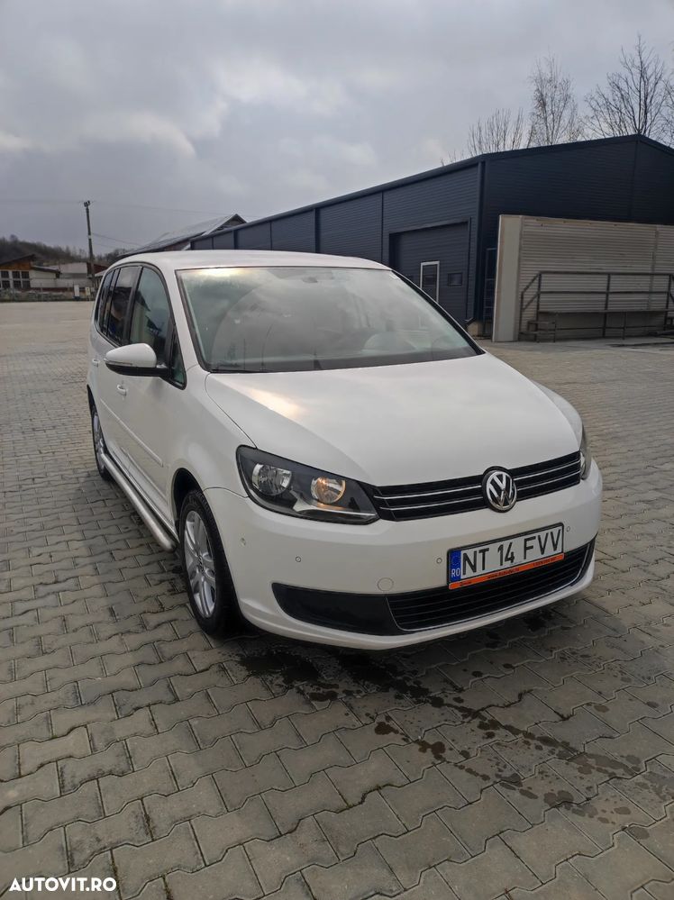 Volkswagen Touran 2.0 TDI DPF BlueMotion Technology DSG Highline - 10