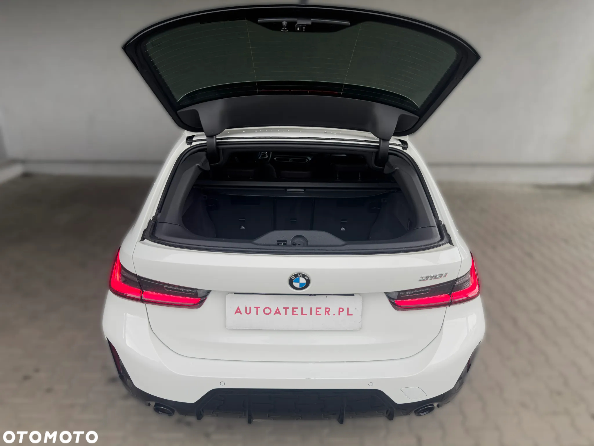 BMW Seria 3 318i Touring M Sport - 12