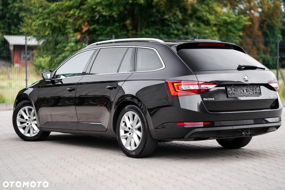 Skoda Superb 2.0 TDI Ambition - 11