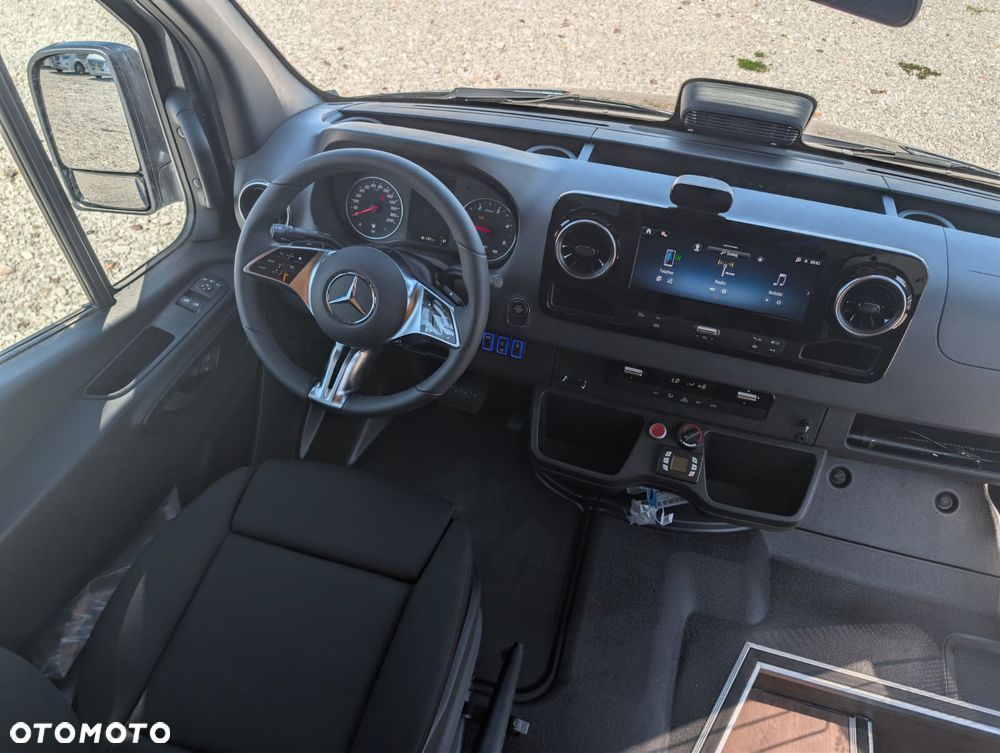 Mercedes-Benz Sprinter 519 - 21