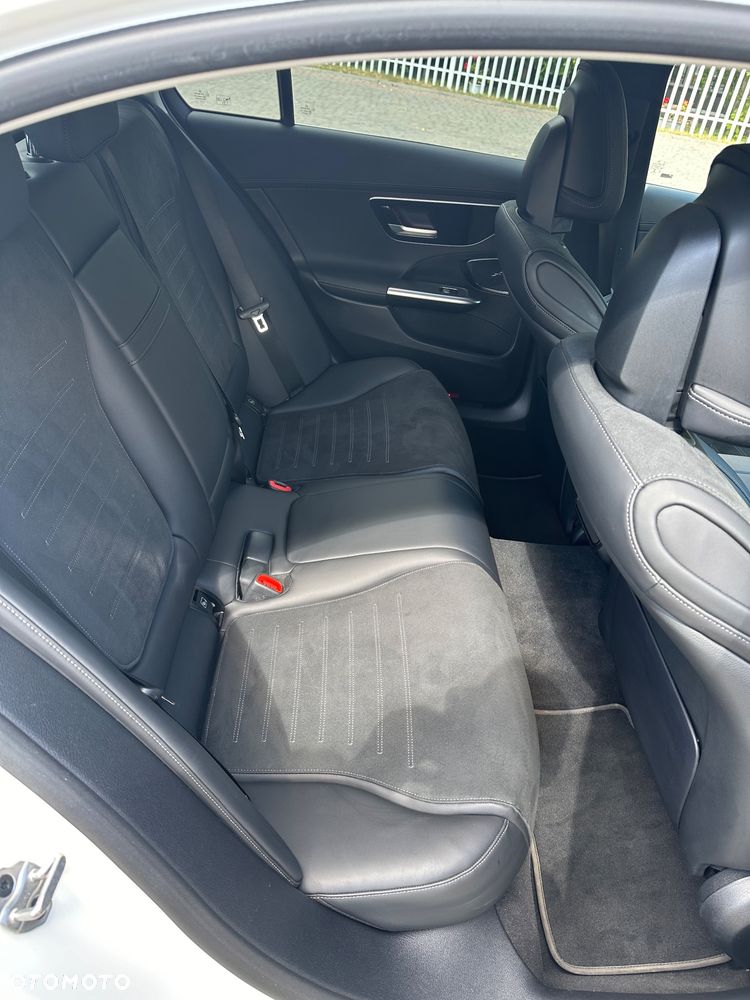 Mercedes-Benz Klasa C 220 d mHEV AMG - 14