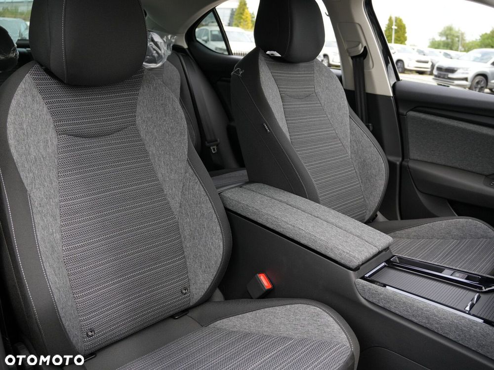 Skoda Superb 2.0 TSI Drive DSG - 38