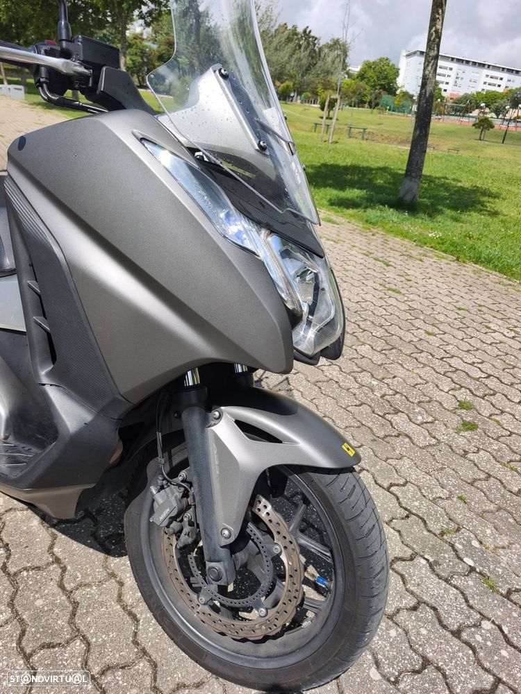Honda Integra 750 - 4