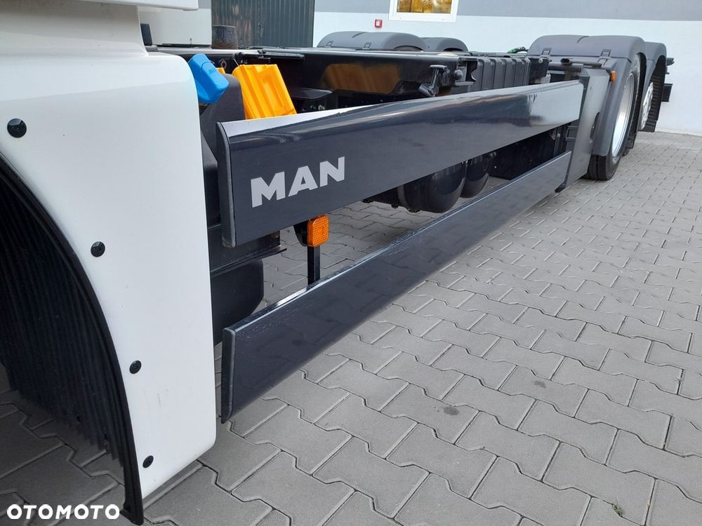 MAN TGX 24.470 EURO 6D 2020r BDF 6x2 RETARDER / KLIMATYZACJA POSTOJOWA - 23